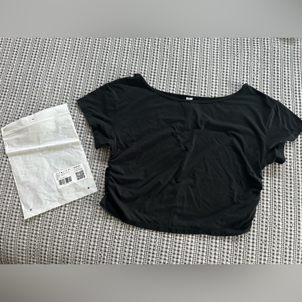 Vitality Versa Slouch Tee in Midnight Size Medium